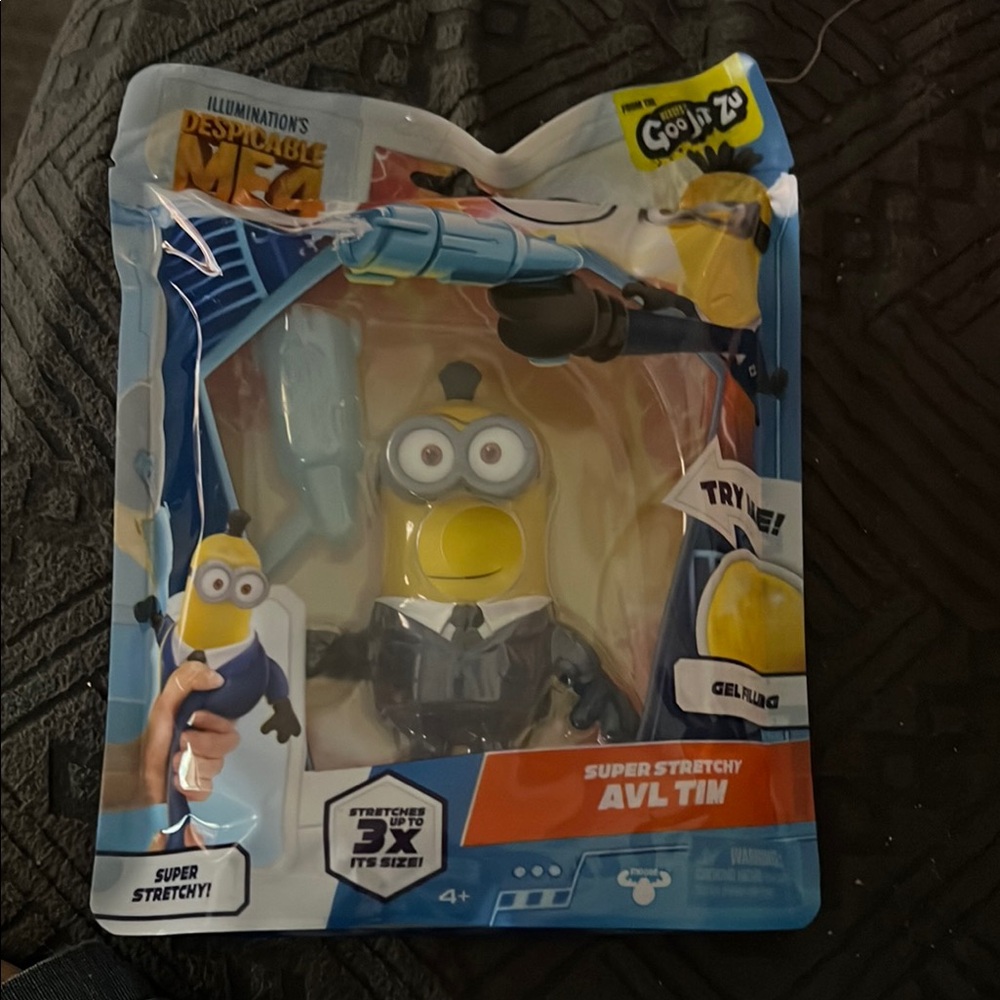 NIP Universal Blue and Yellow Minion Action Figure Tim